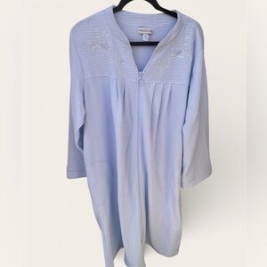 Miss Elaine soft baby blue zip up robe XL EUC